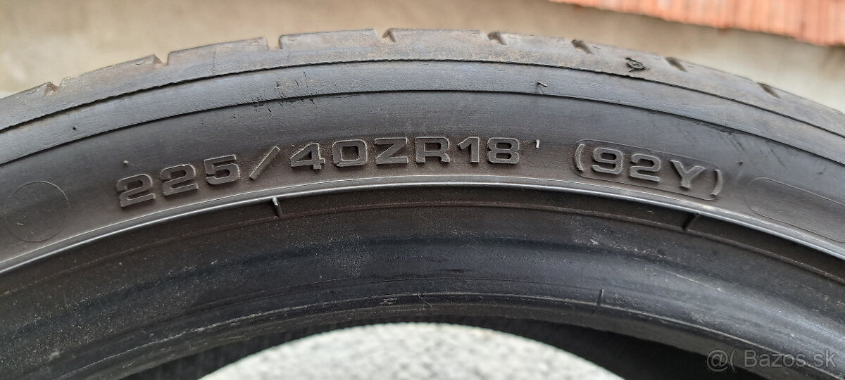 1x Dunlop SportMaxx RT2 - 225/40R18 92Y - 3