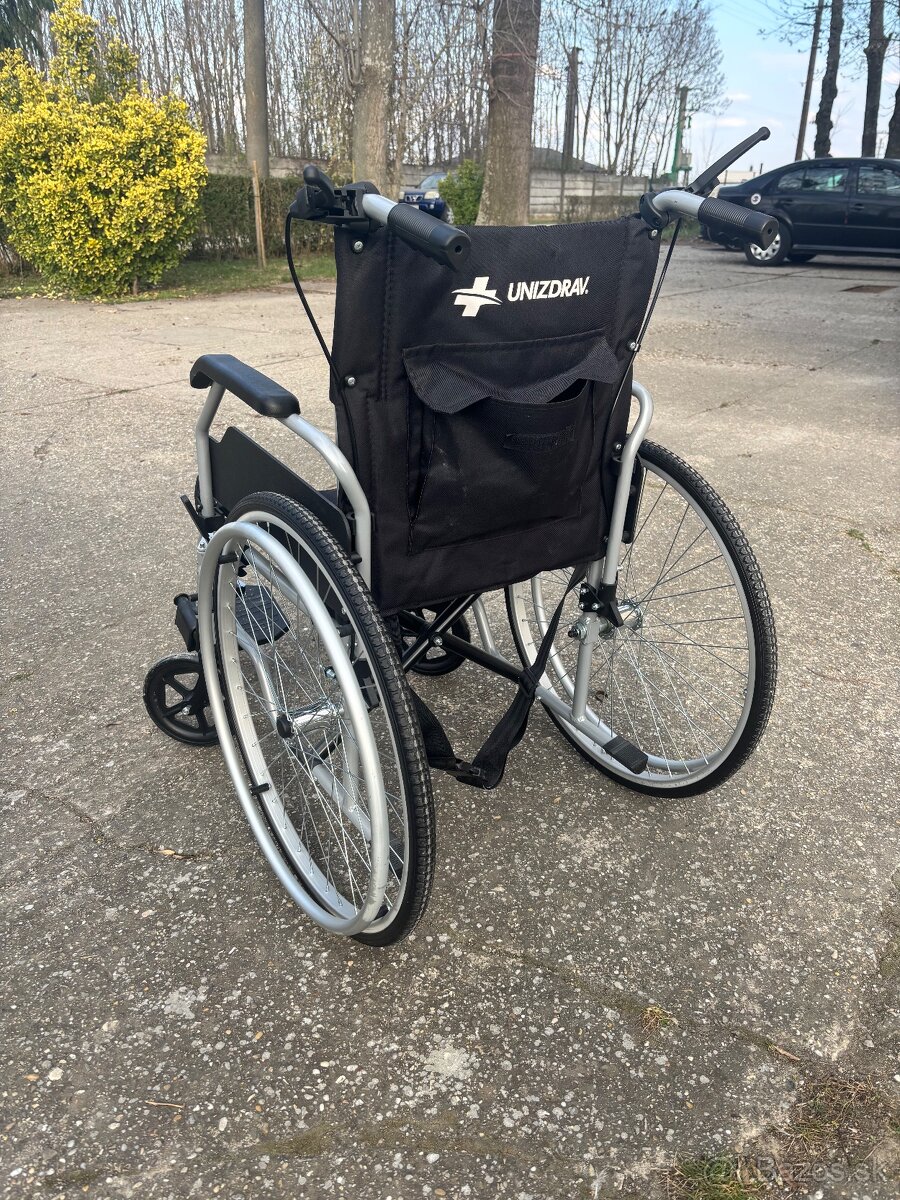 Predám skladací invalidný vozík - 3