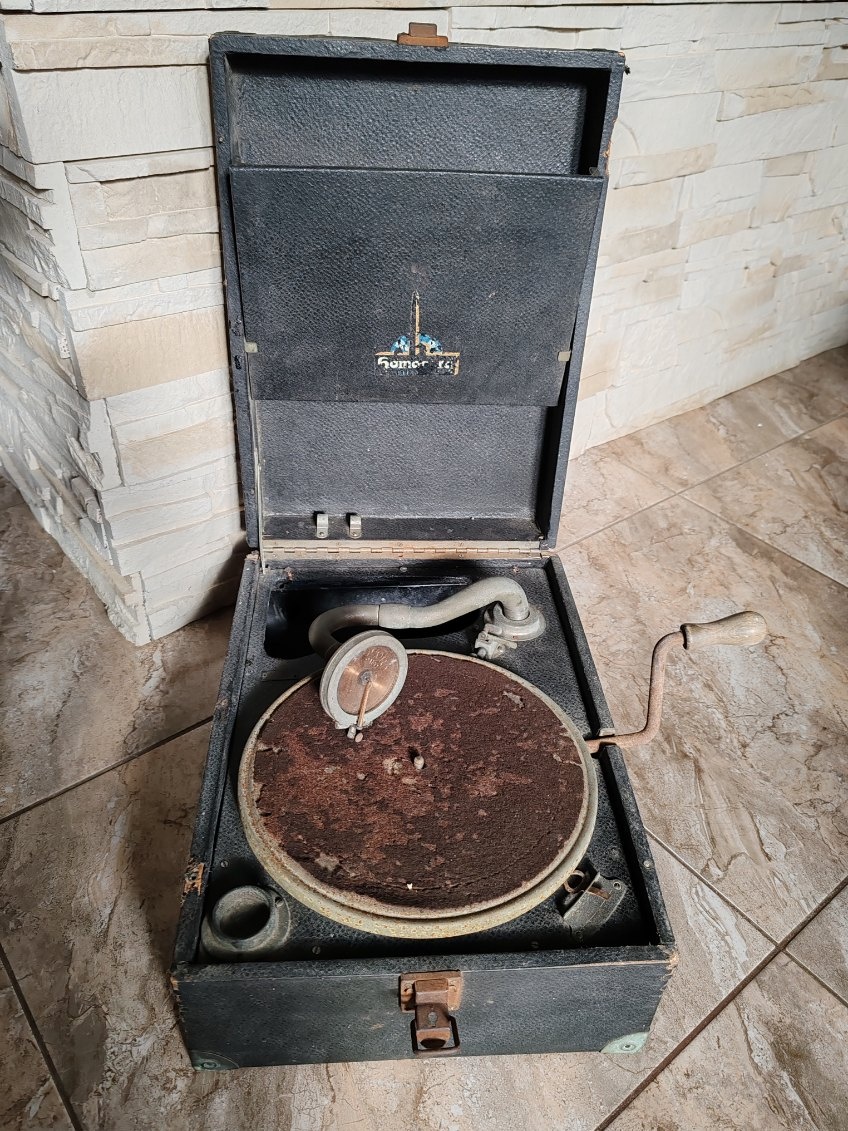 Gramofón kufríkový - 3