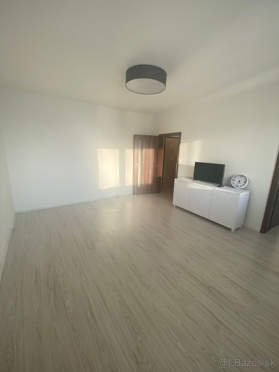 Prenájom 1-izbovej bytu - 3