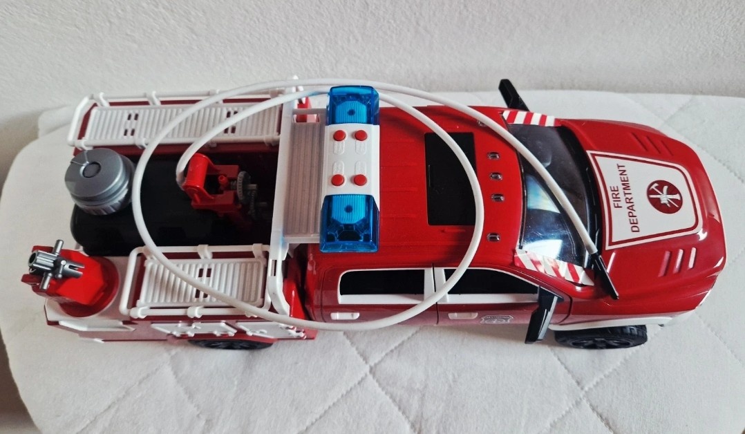 Bruder hasičské auto - 3