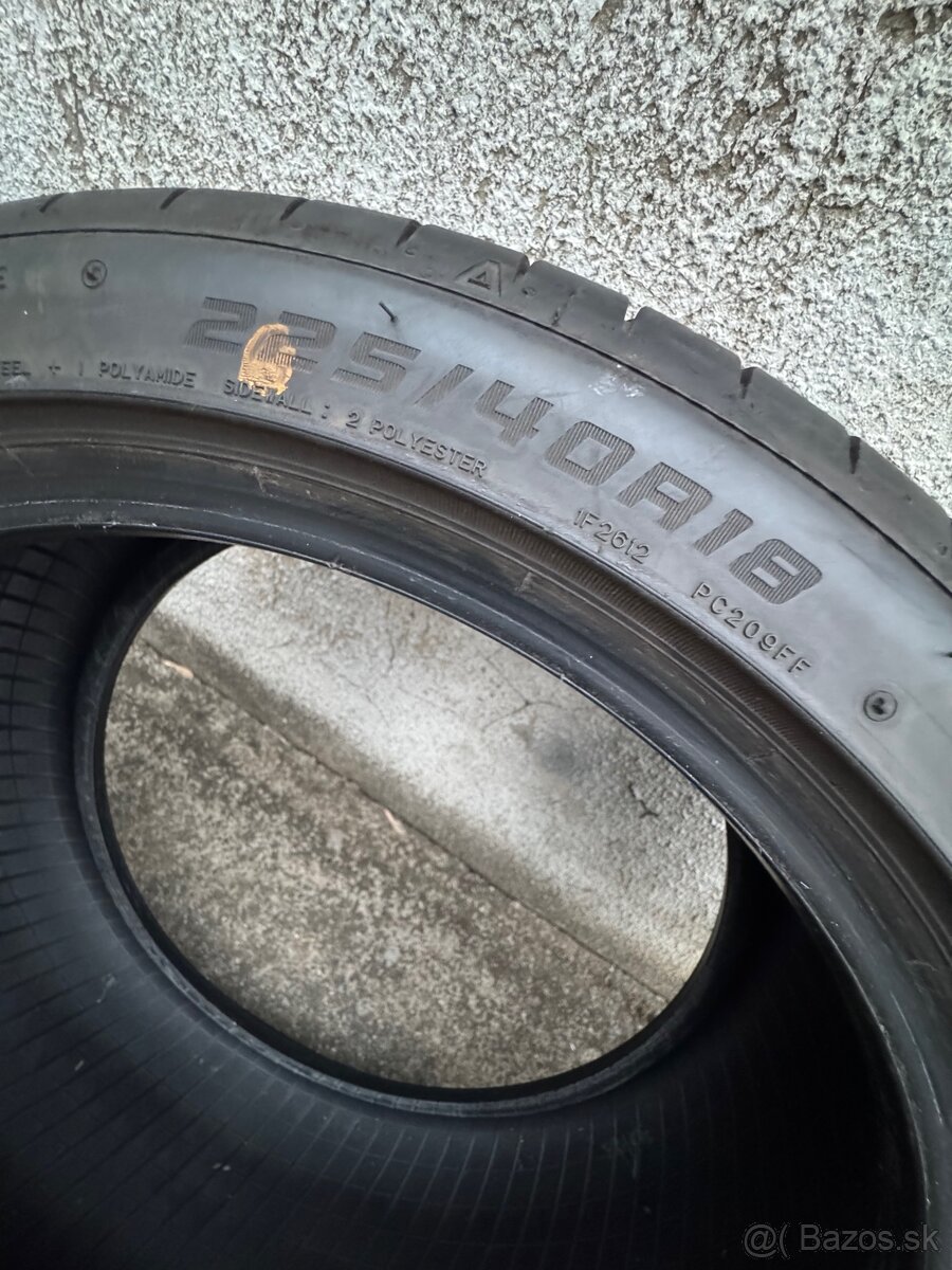 Falken 225/40 R18 - 3