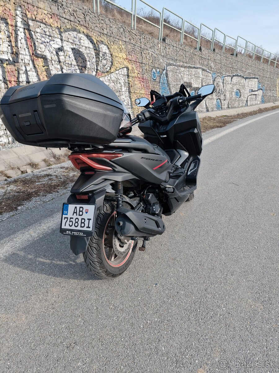 Honda Forza 125 Special Edition - 3