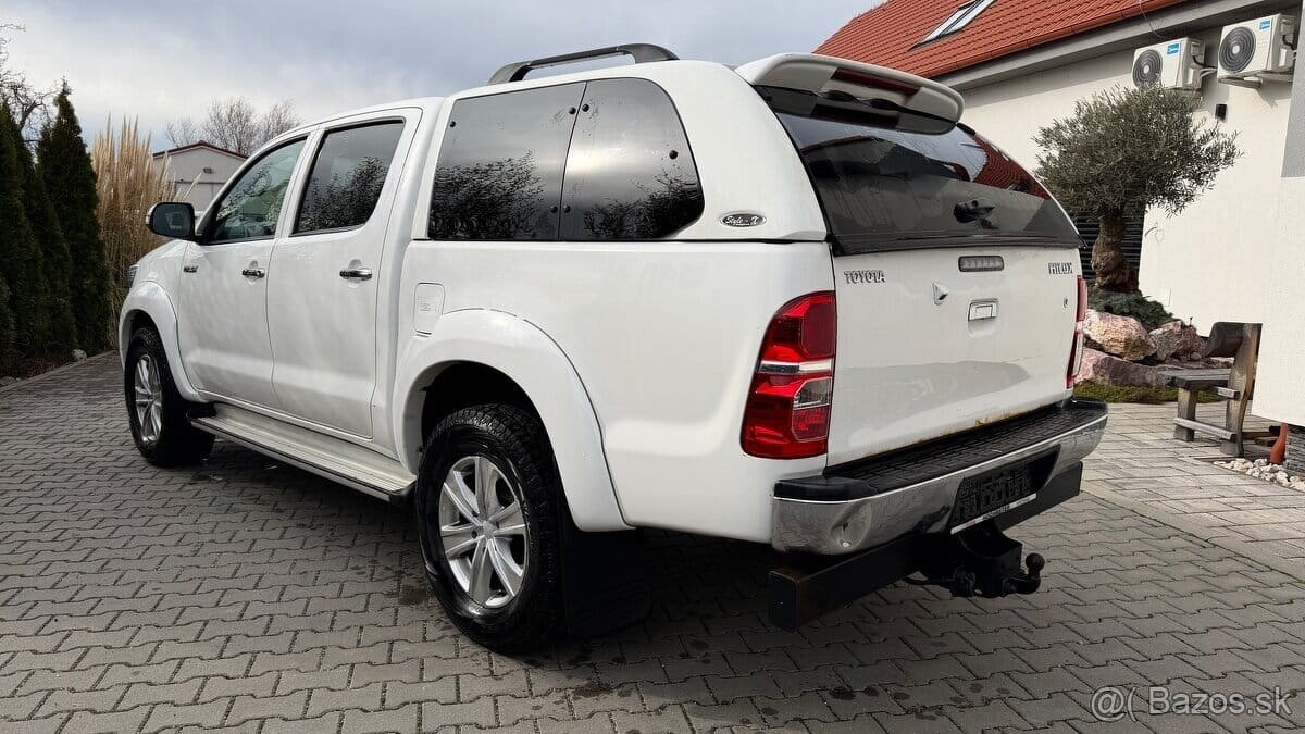 TOYOTA HILUX 3.0 D-4D - 3