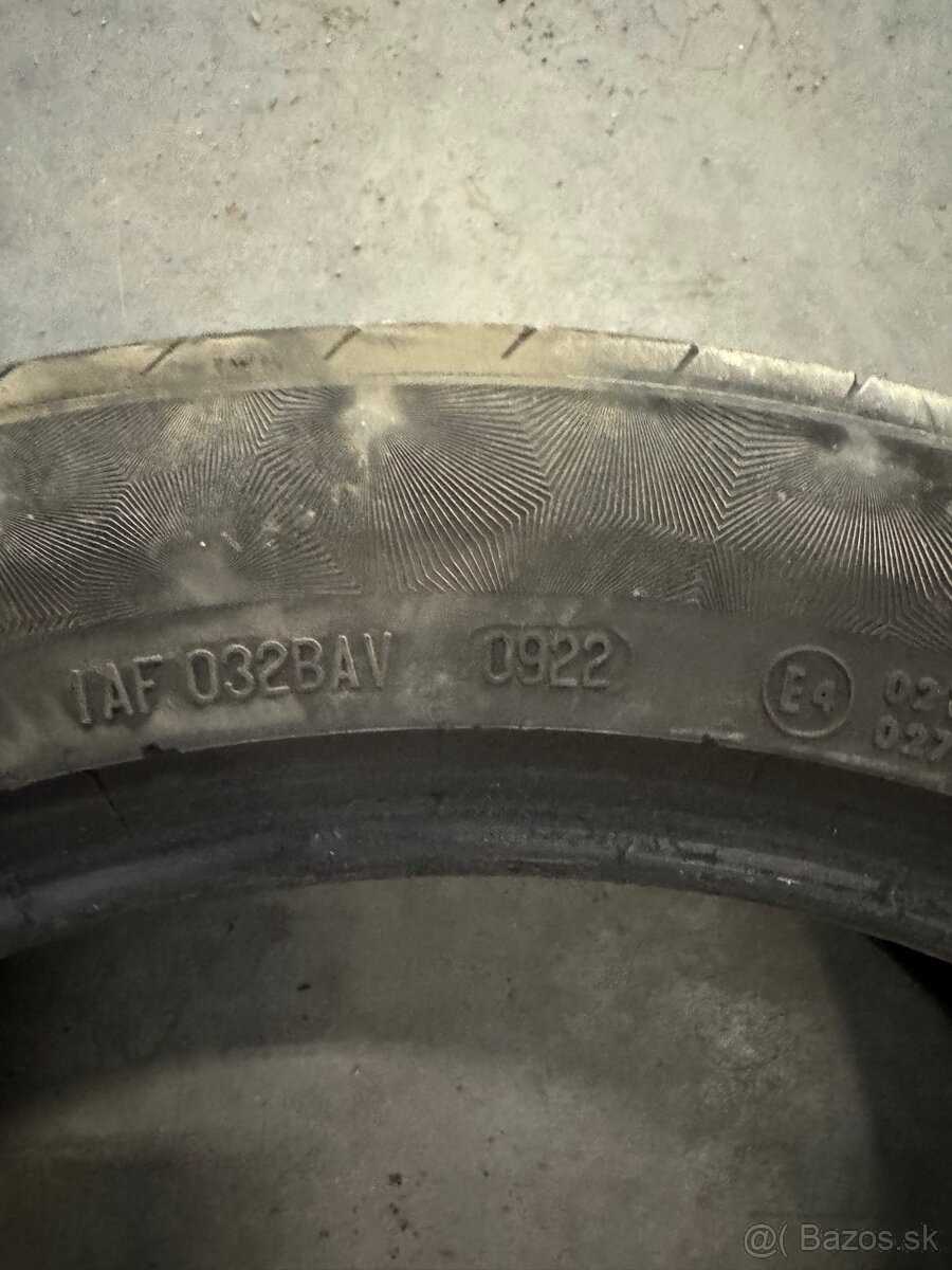 235/45R18 - 3