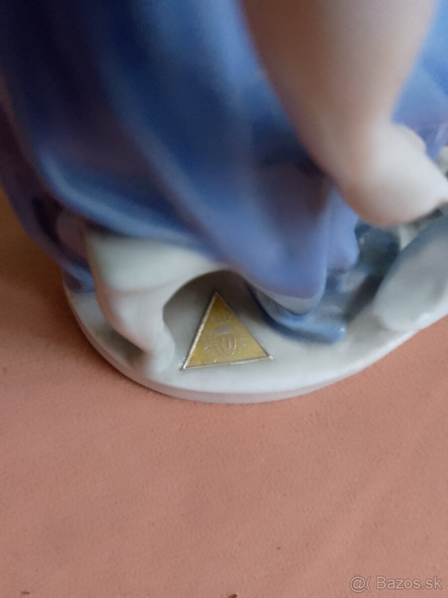 Porcelánová soška - 3