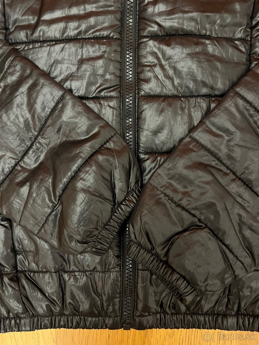 Ľahká bunda s kapucňou. - 3