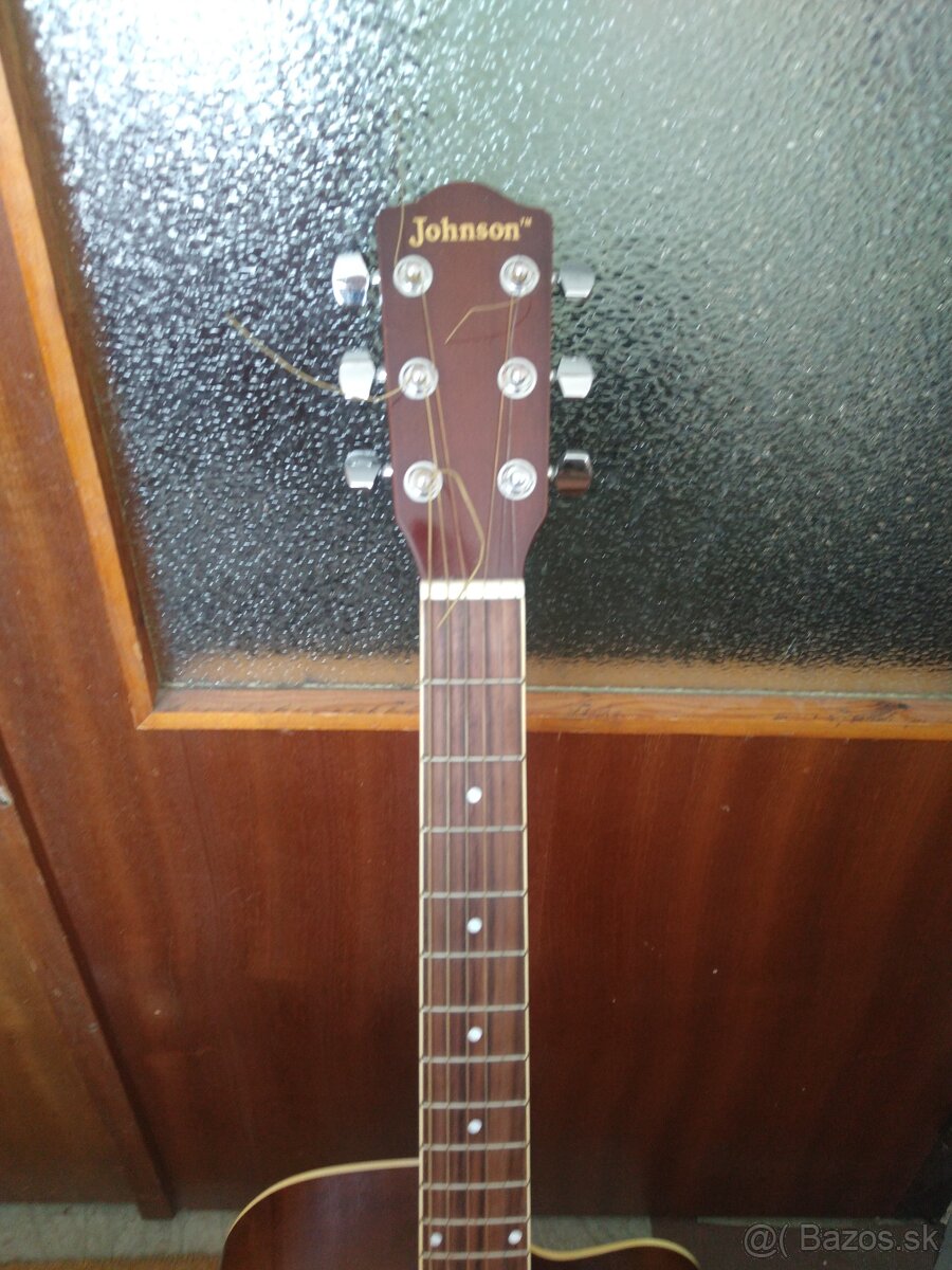 Akustická gitara Johnson by AXL - 3