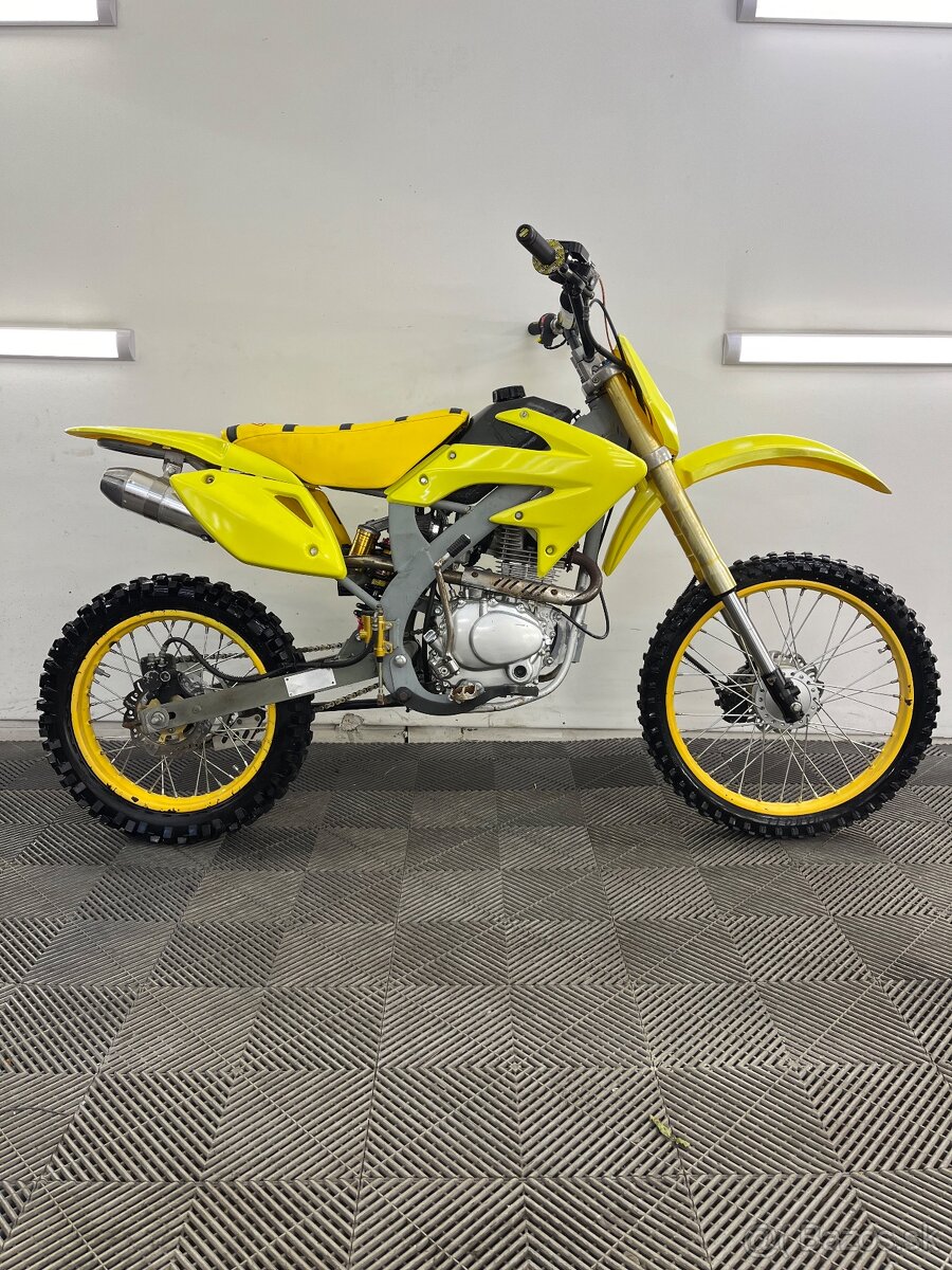 Motorka Cross 200cc TOP STAV