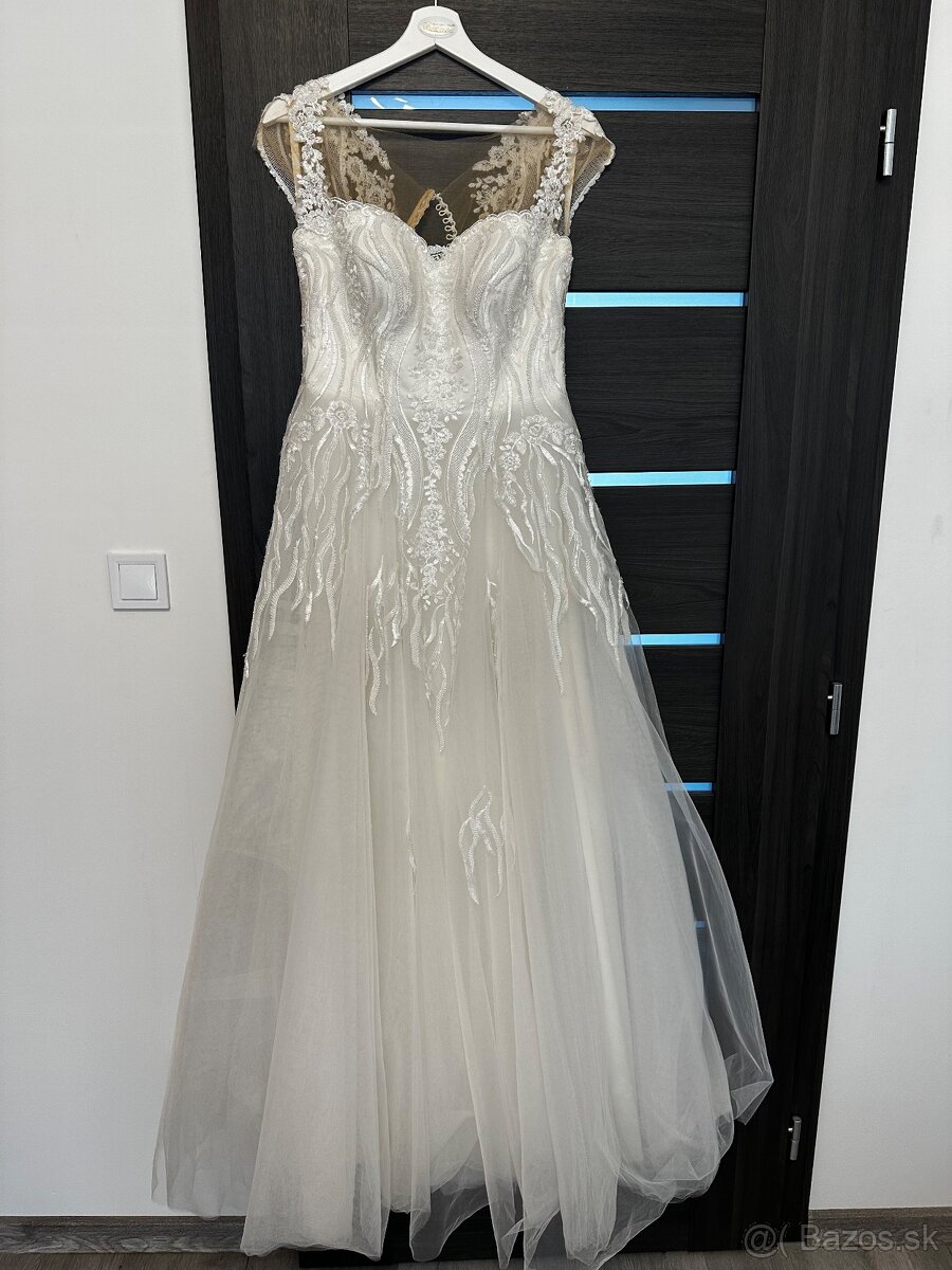 Svadobné šaty s vlečkou - 3