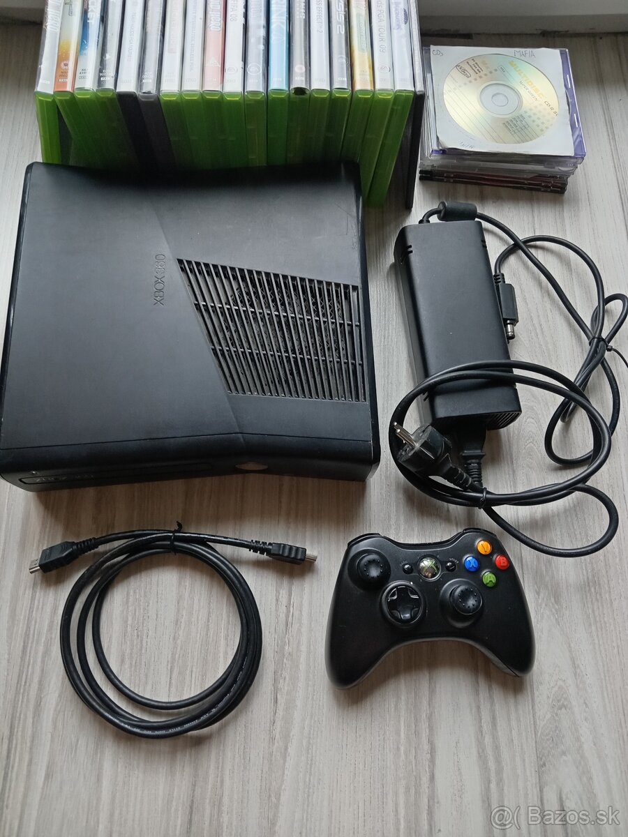 Xbox 360 S - 3