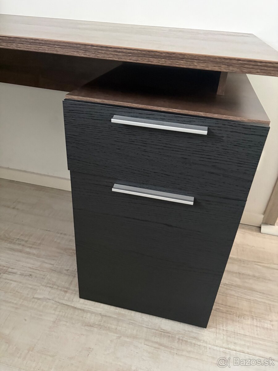 Pisaci / pracovny stol - 3