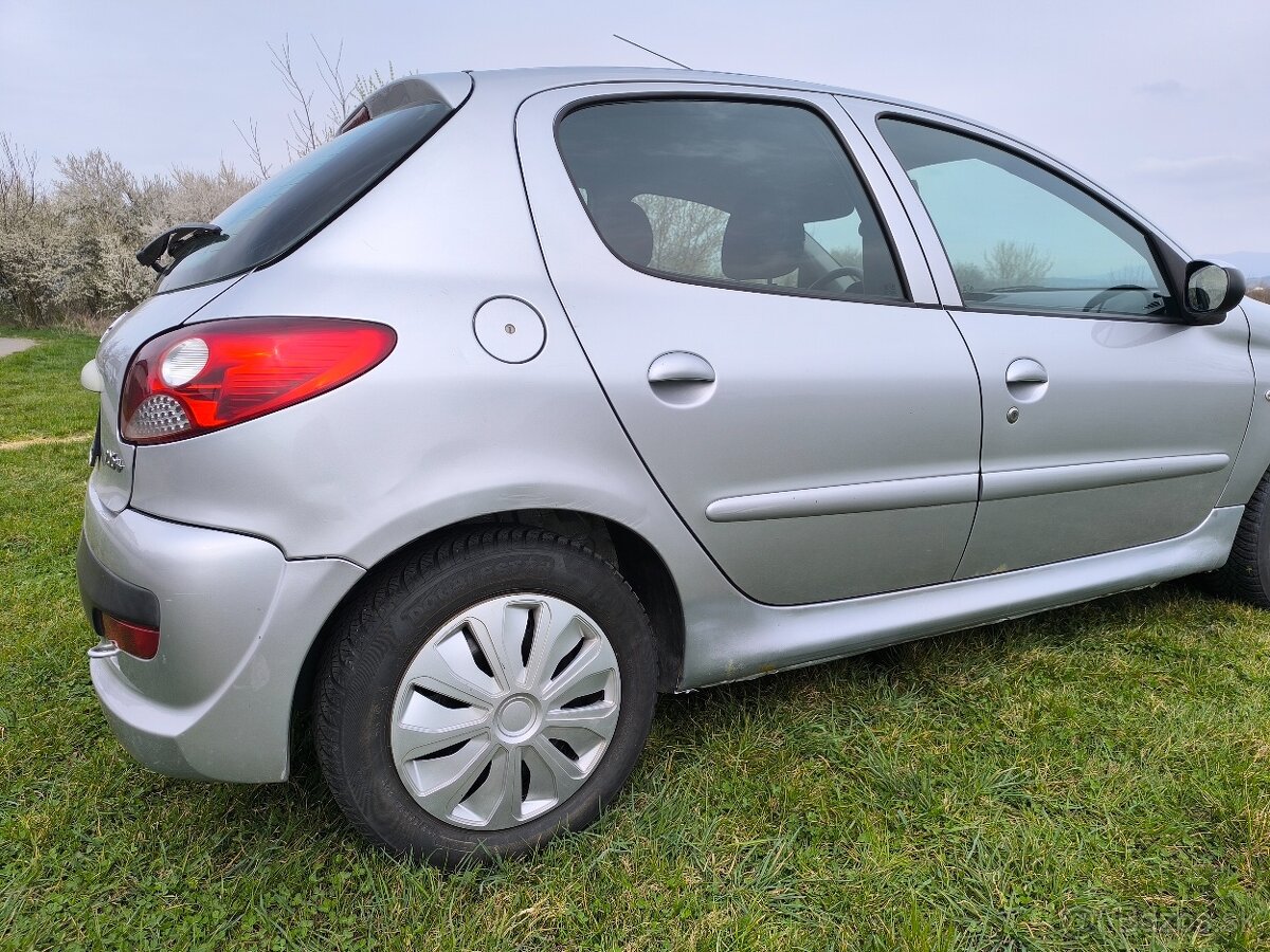 Peugeot 206+ - 3