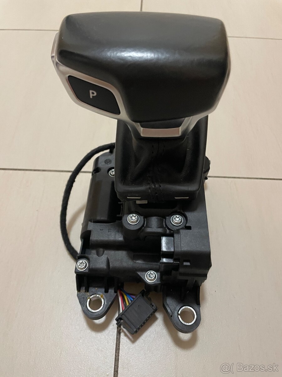 VOLIČ RADENIA AUDI A4 B9 A5 8W1713041J - 3