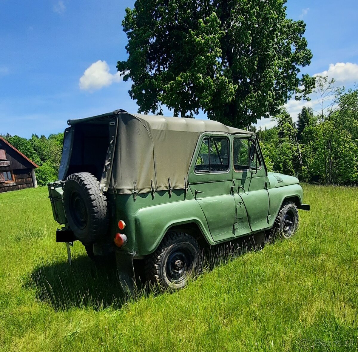 UAZ 469 2.4L Benzín