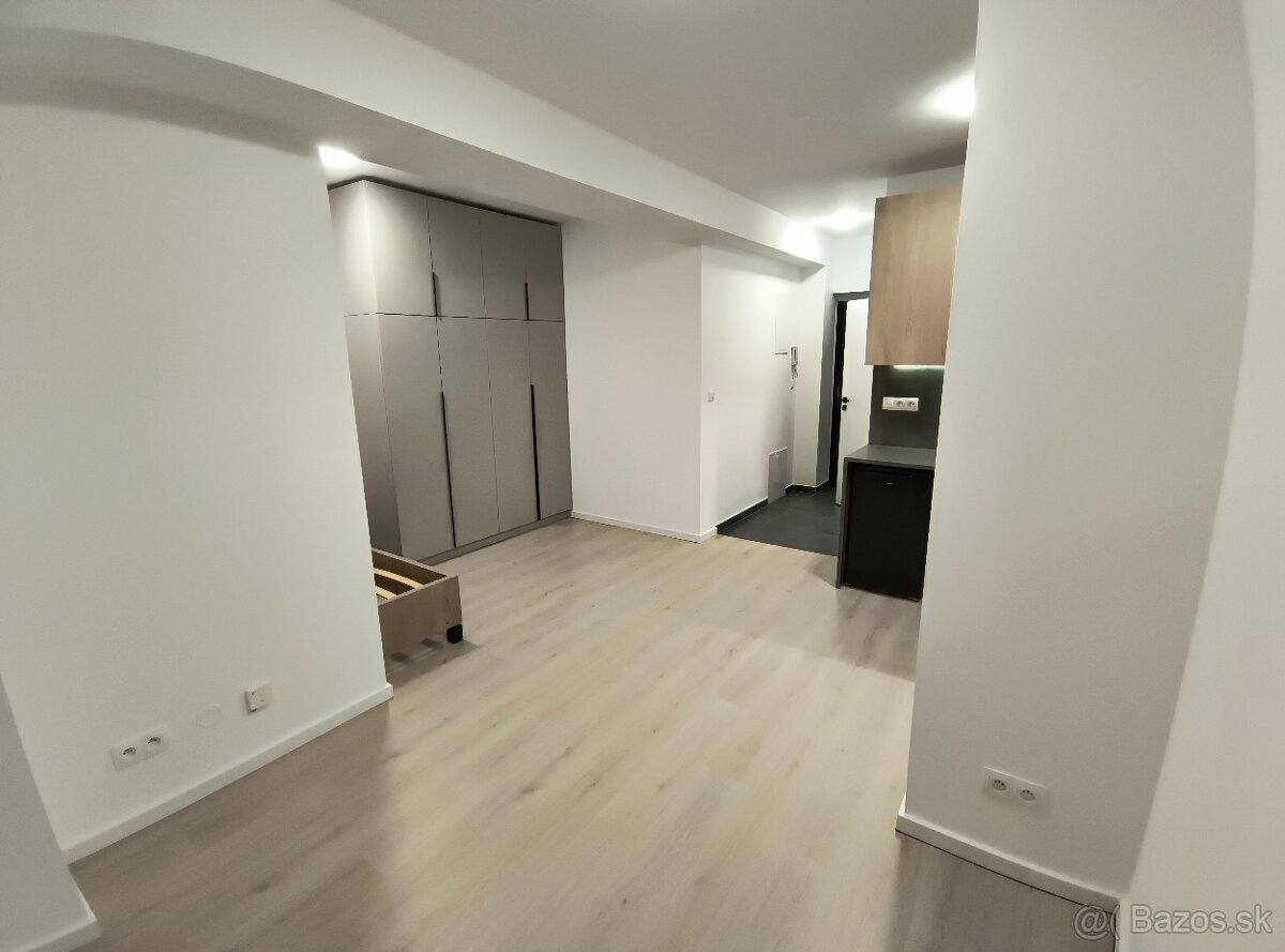 Prenájom 1-izbového bytu s PARKOVANÍM – Trenčín, Vinohrady - 3