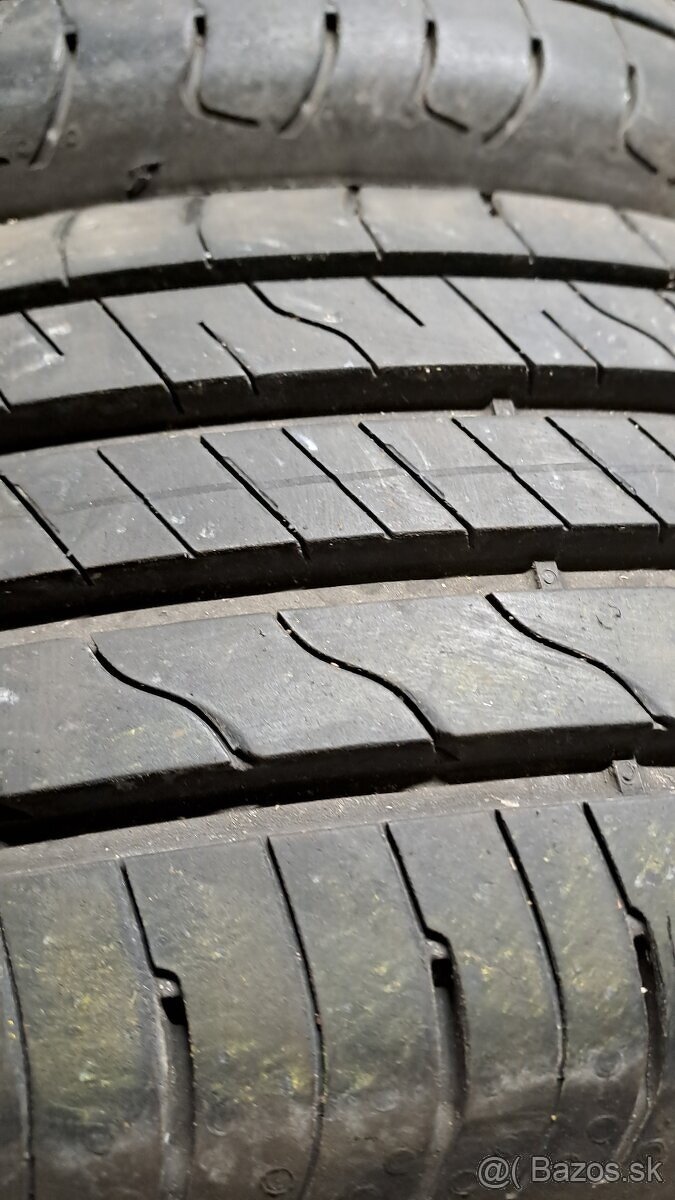 Predám 4ks skoro nové letné 205/60r16-92H Good Year - 3
