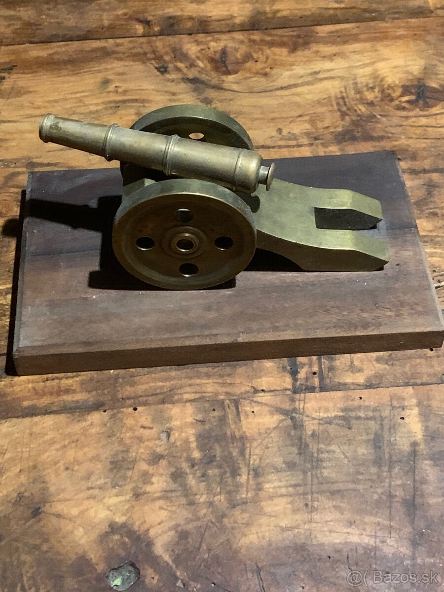 Mosadzné dekorácie - 3