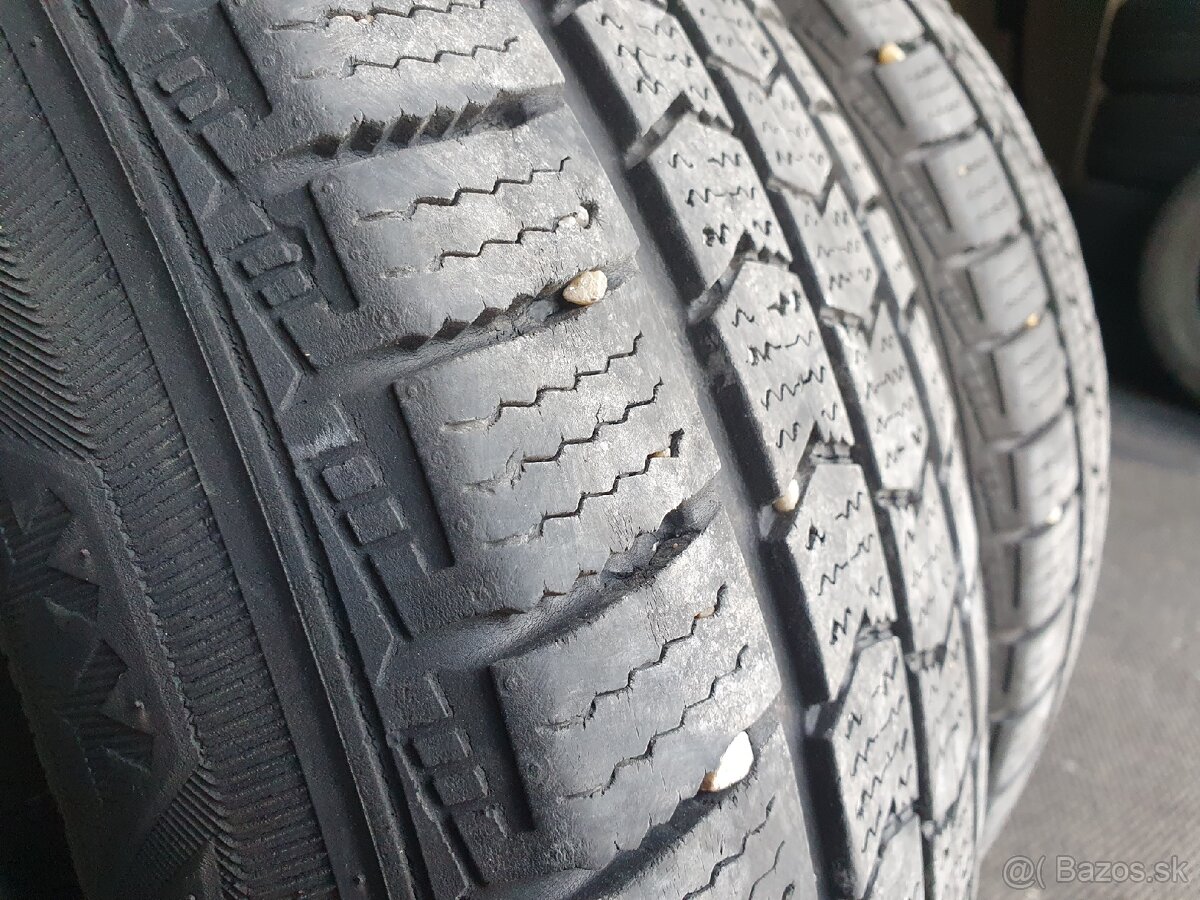 215/65R16C NEXEN - 3