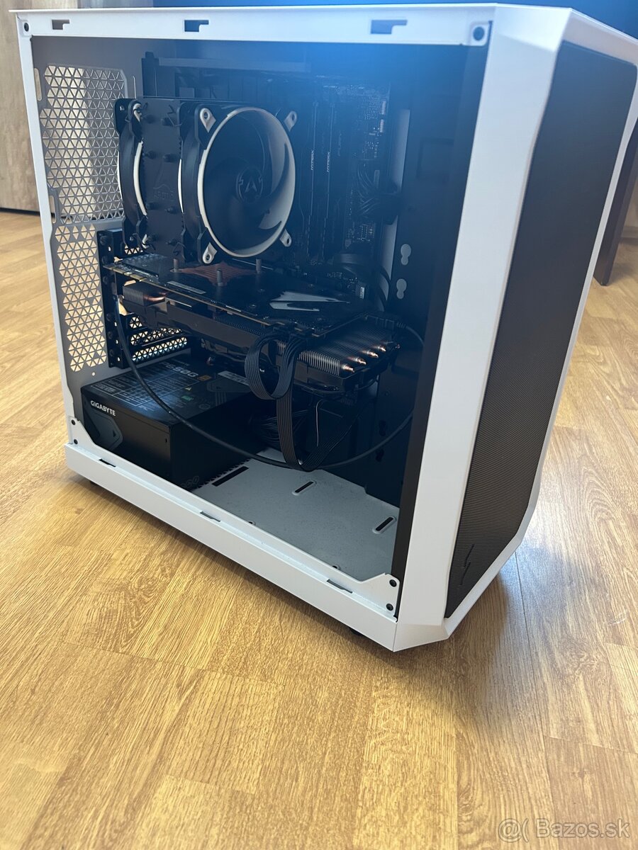 Predám počítač + 2X monitory + klavesnica + myš + joystick - 3