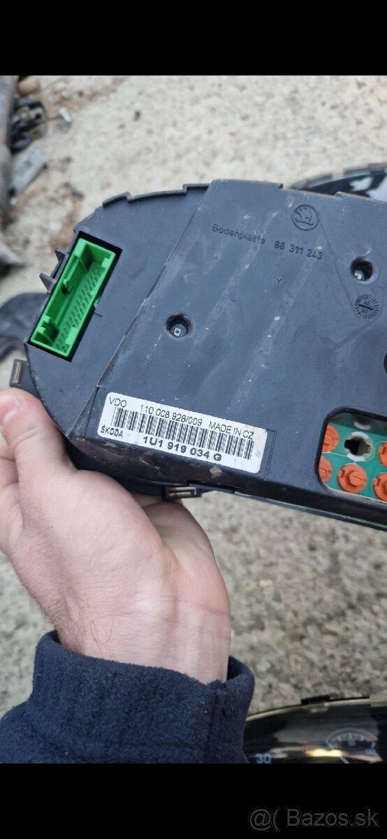 Octavia 1 budíky, tachometer - 3