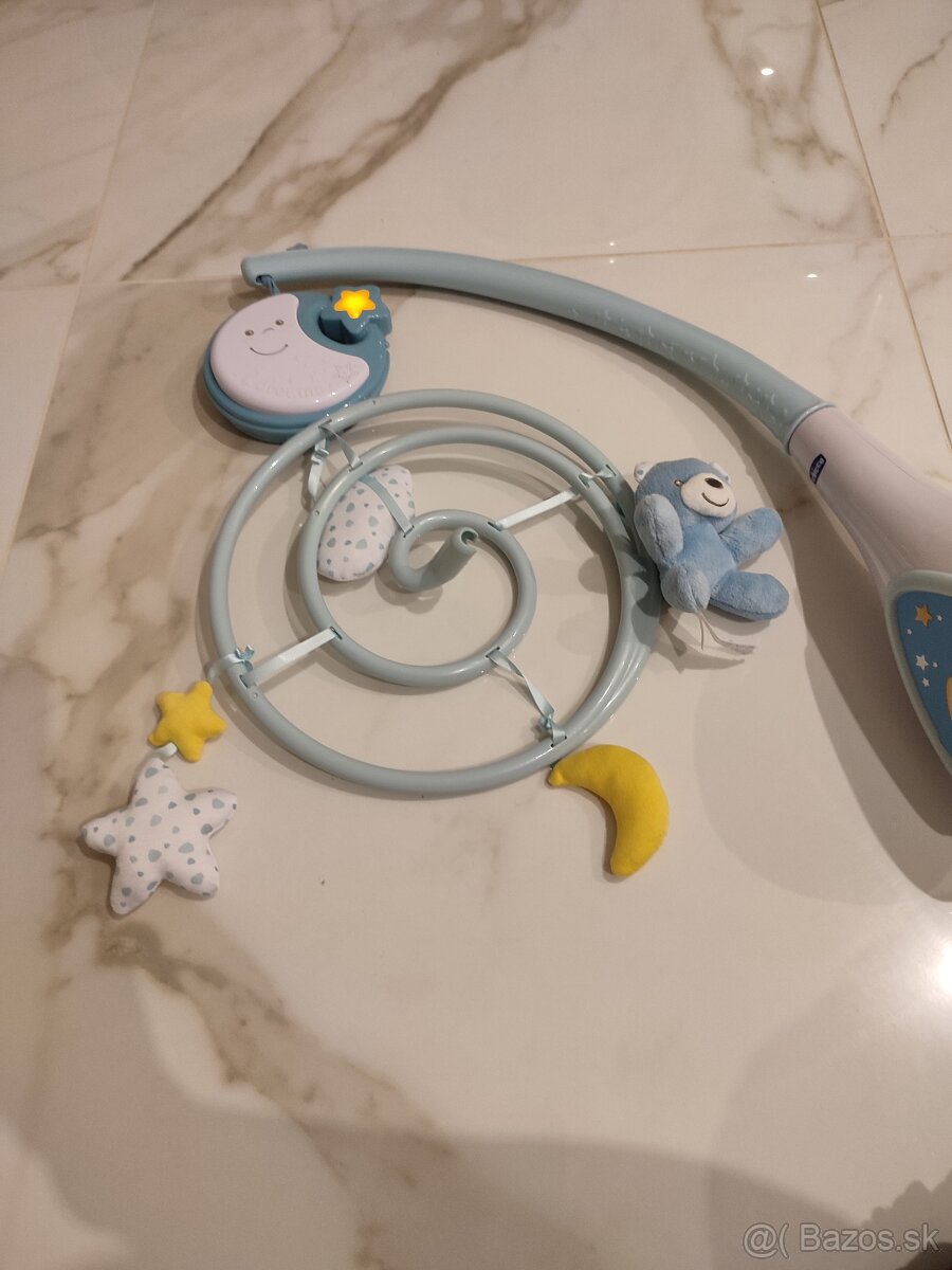 Kolotoč nad postieľku - 3