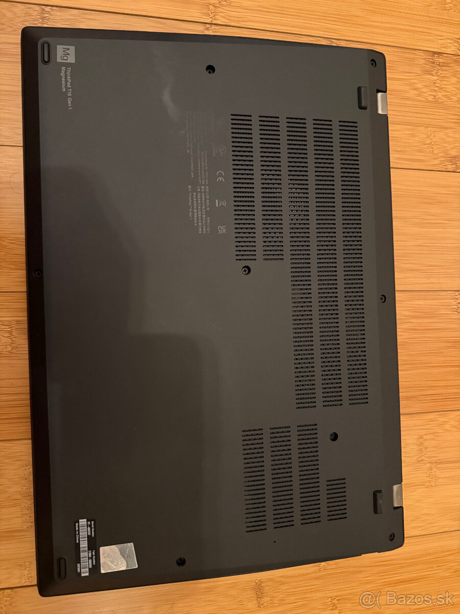 Lenovo ThinkPad T16 Gen1 - 3