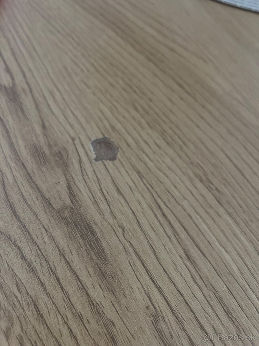 Stôl a stoličky - 3