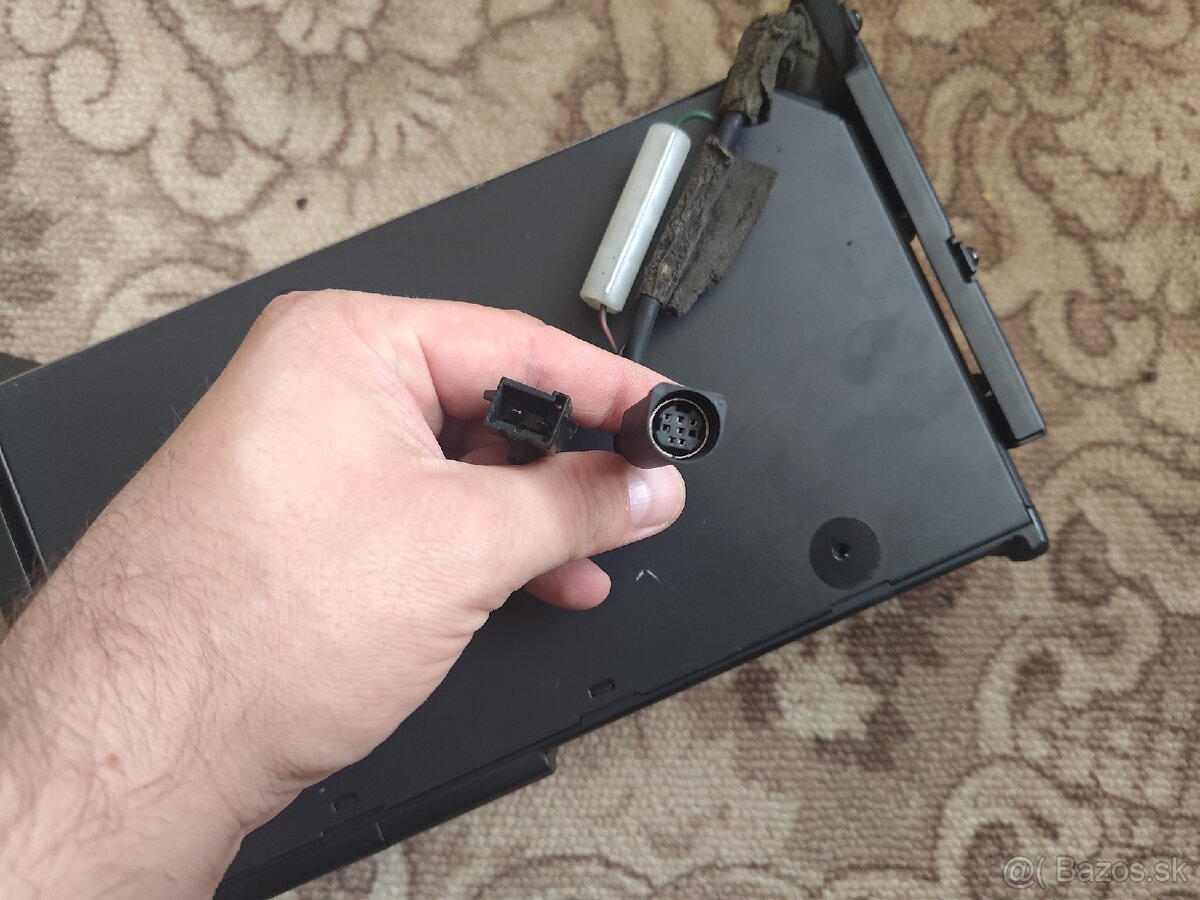 Volvo SC radio type menič 6 CD - 3