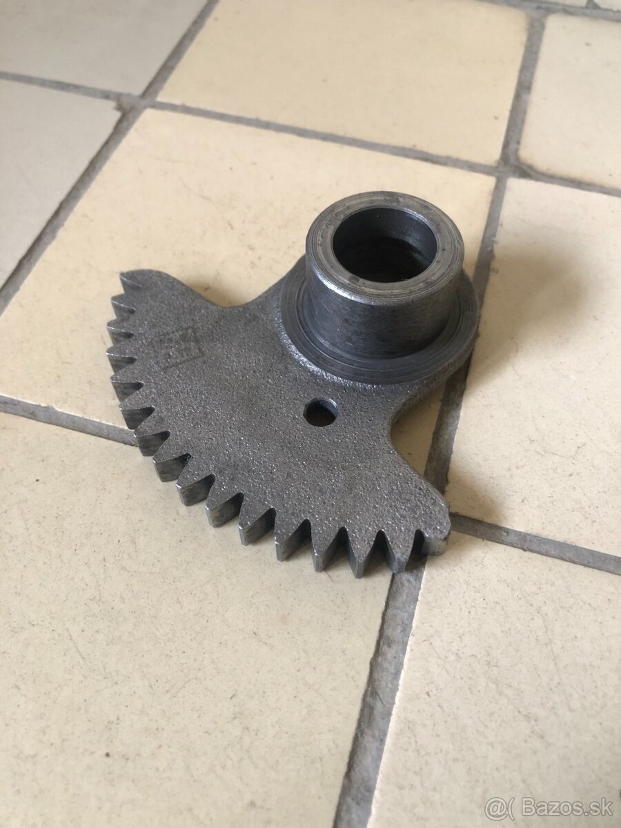 Predám náhradné diely z motora jawa 350 / 623 alebo 624 - 3