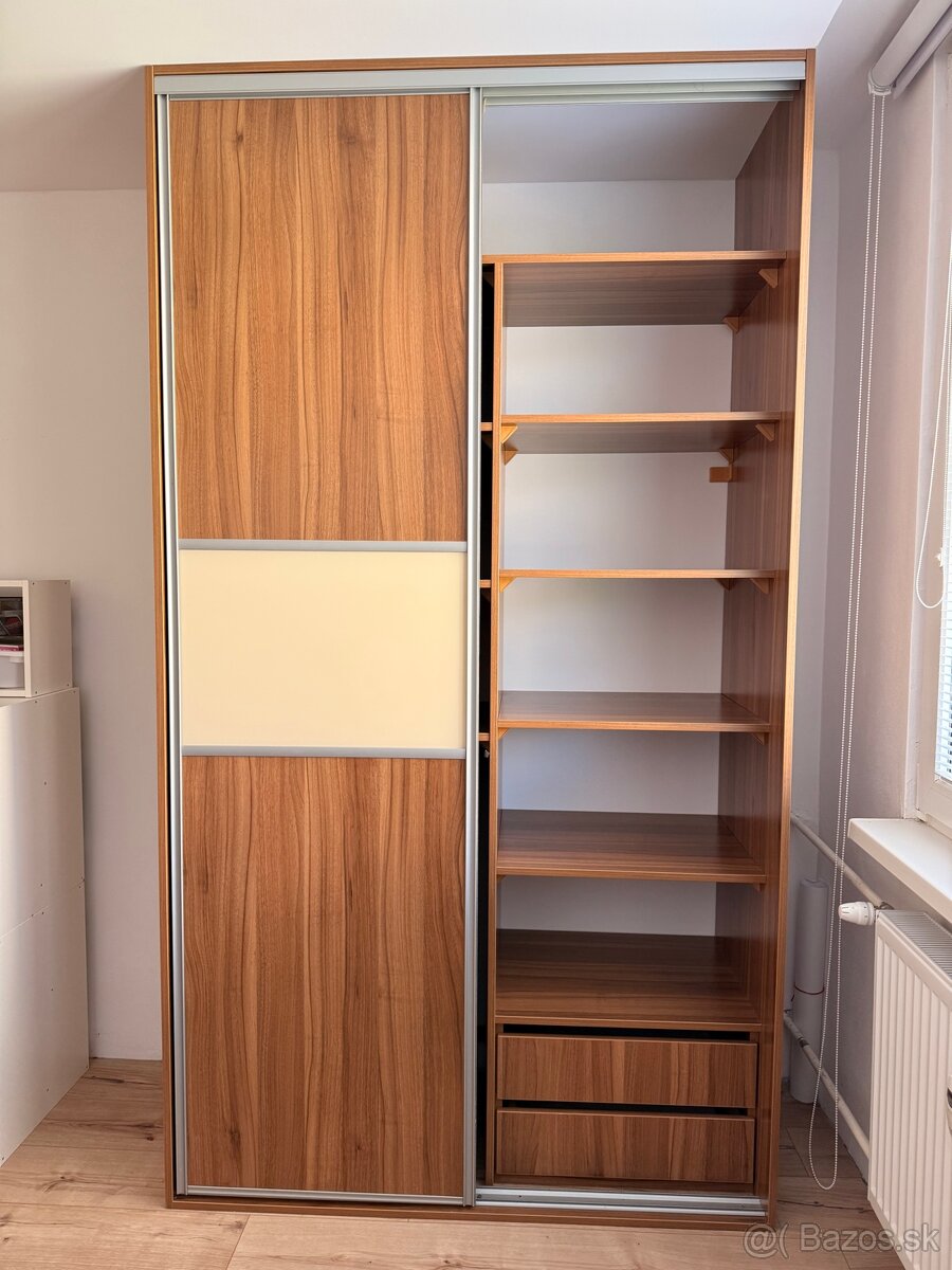 Rezervovane - Predám vstavanú skriňu - 3