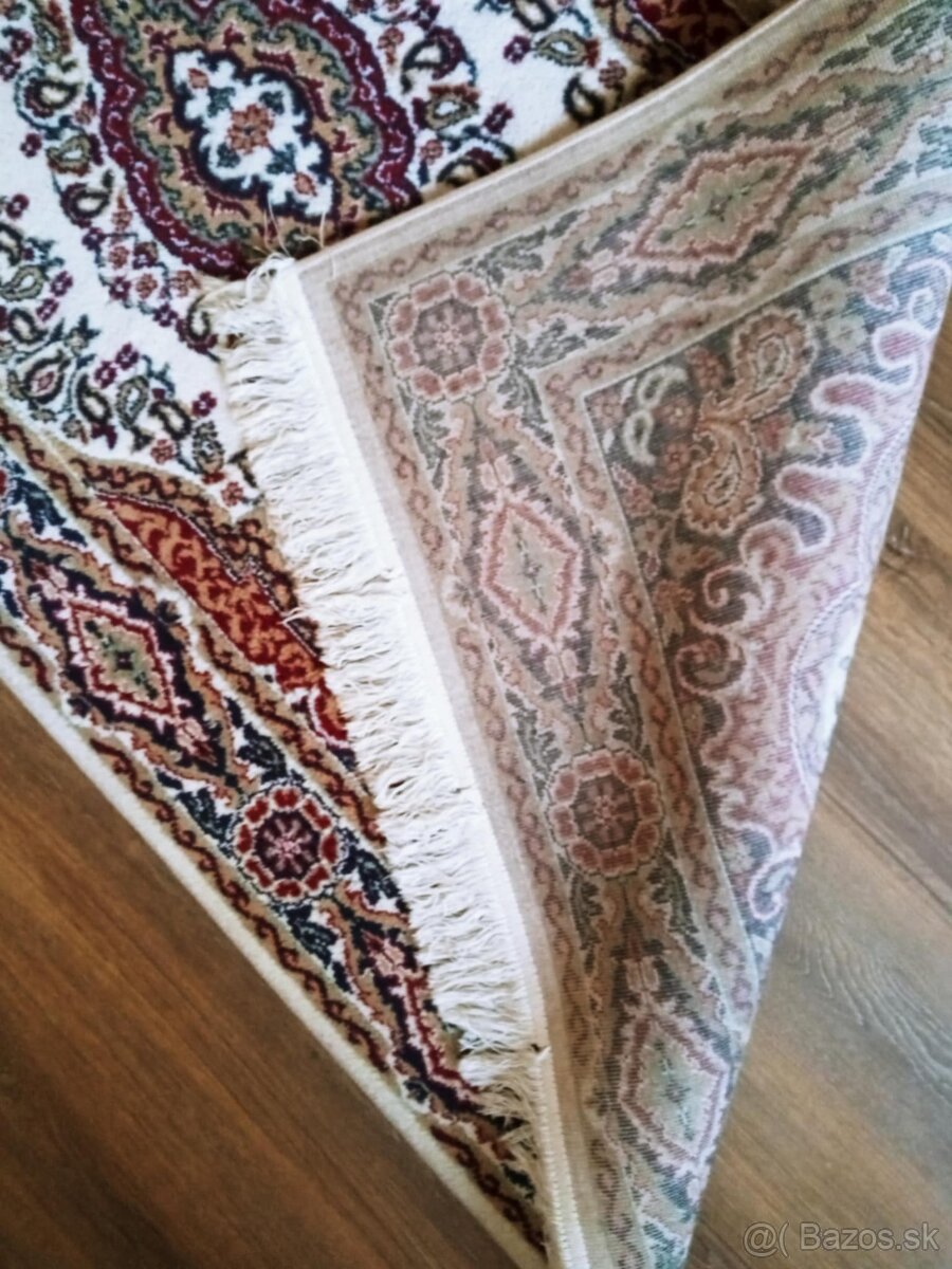 Krásny elegantný koberec - 3