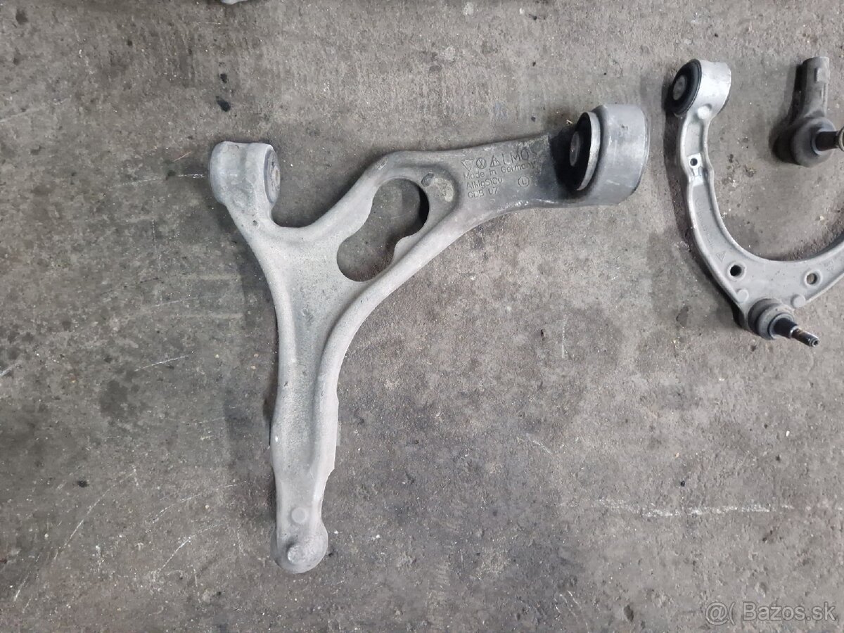 Volkswagen Touareg predné ramená - 3