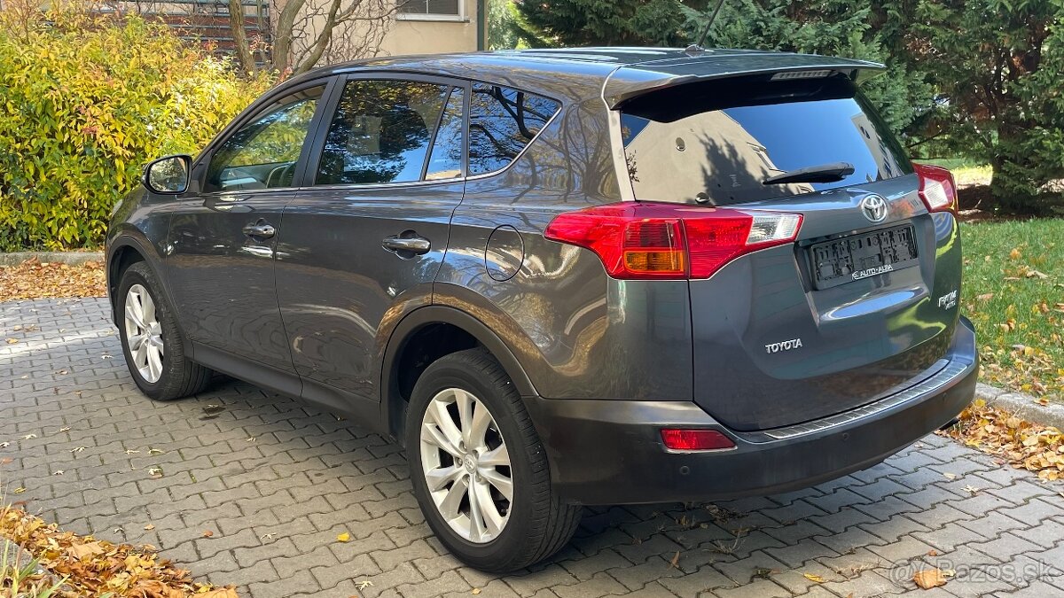 Rav4 2.2 d4d 110kw Premium koža Navi A/T XA40 - 3