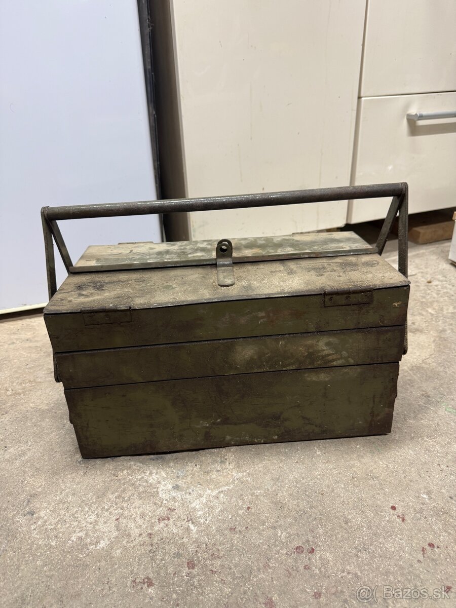 Retro kufrík na náradie - 3