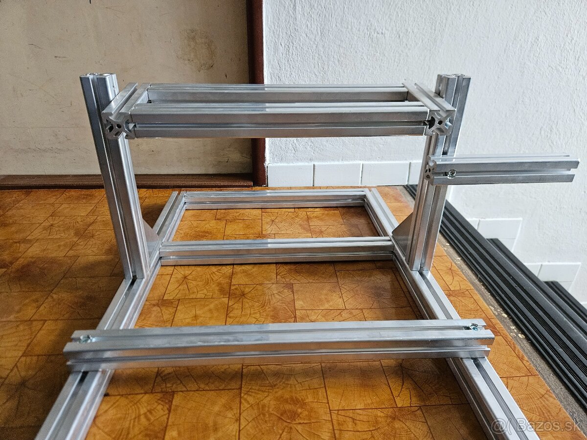 REZERVOVANE Predam ram na volant - 3