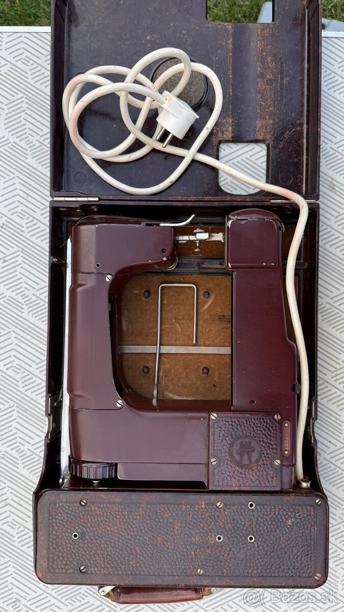 Vintage elektrický šijací stroj MEWA Freia - 3