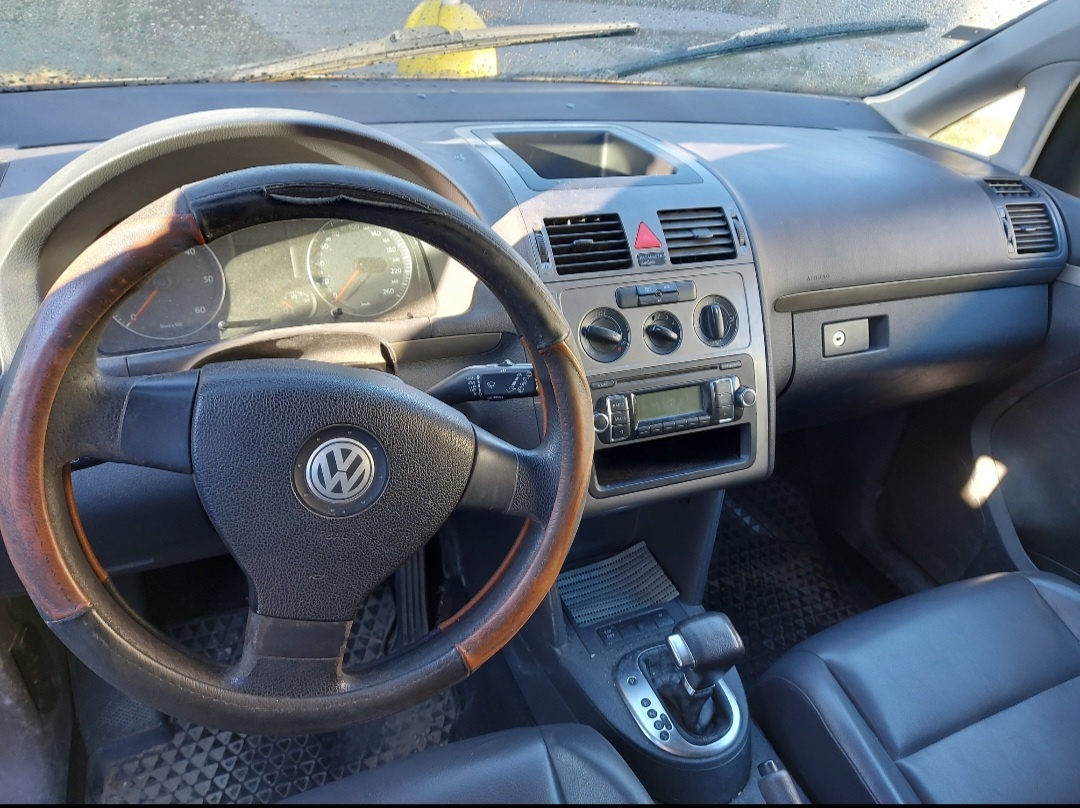Predám VW Turan 1.9 tdi 77kw - 3