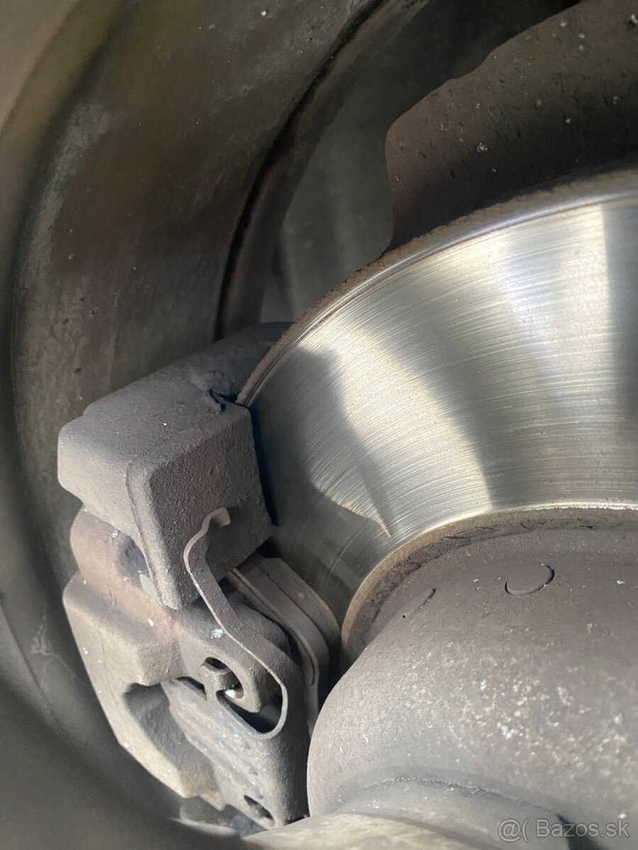 BMW F11 520d 135kW 2010 - 3