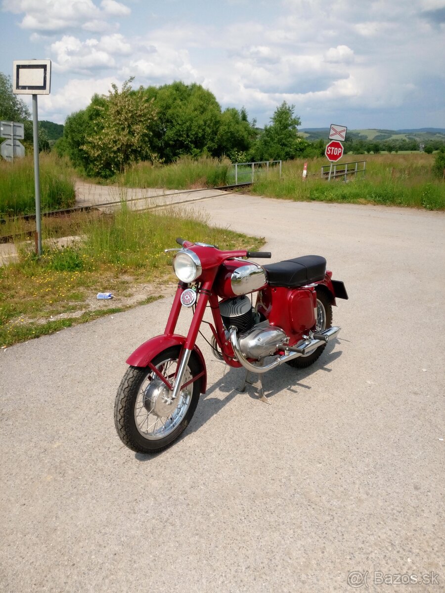 Jawa 250, 559 - 3