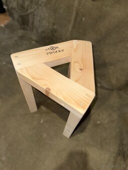 Stolík pod kvety - 3