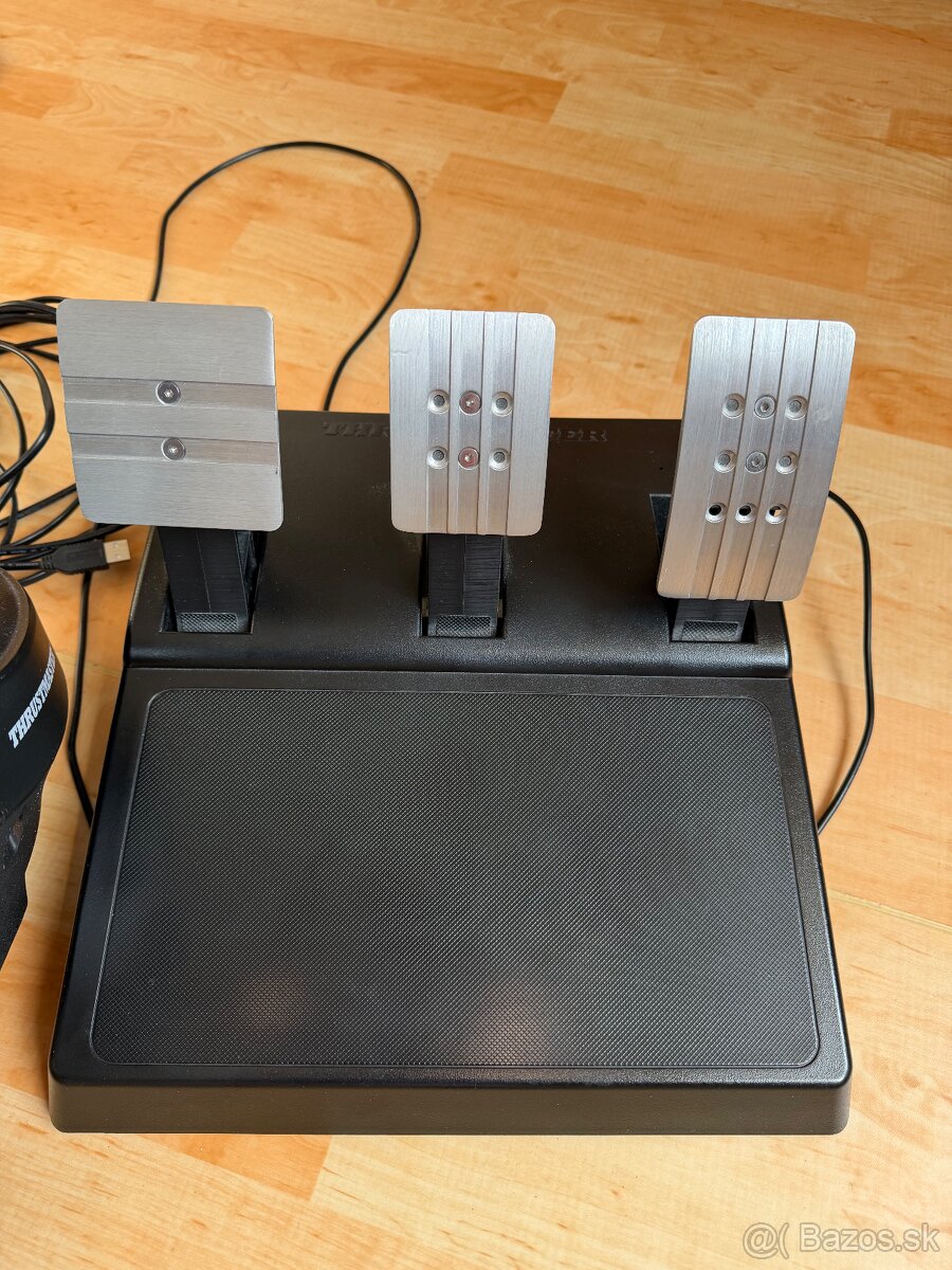 Predám Thrustmaster sadu volantu T300 RS s pedálmi T3PA - 3