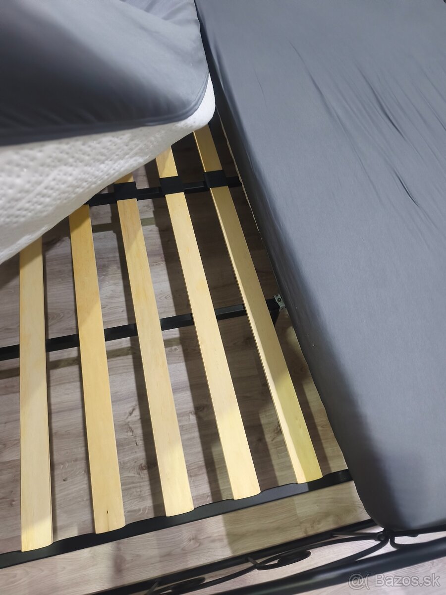 Kovová manželská posteľ - 3