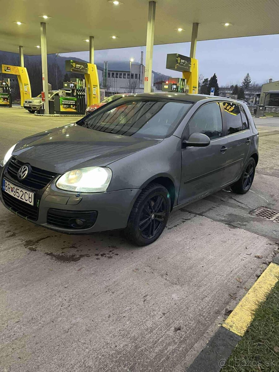VW Golf 5 - 3