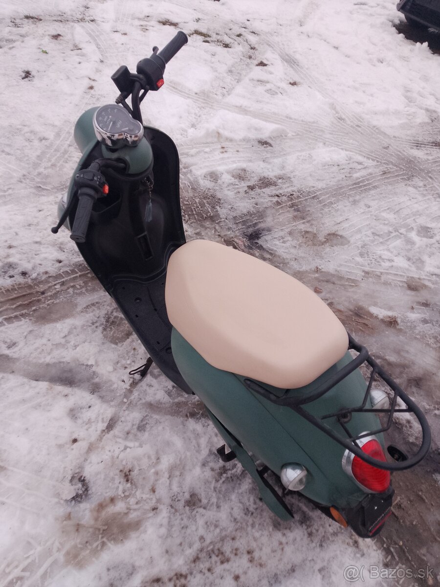 Unu elektroskuter - 3