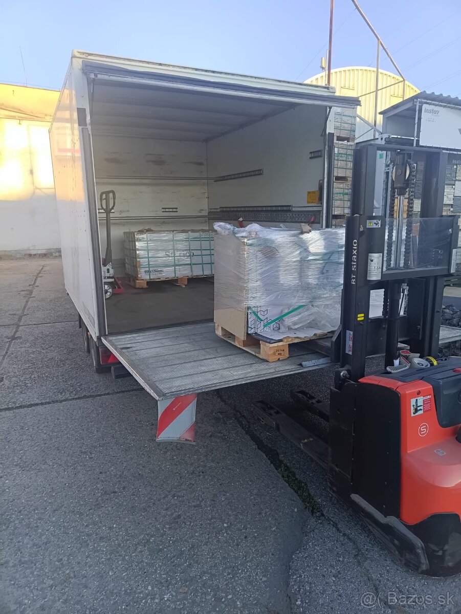 Robustný pick-up príves 3,5 tony s hydraulickým čelom - 3