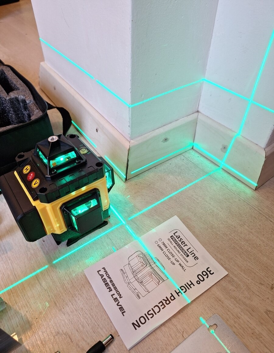 Krížový samonivelačný laser 360° - 3