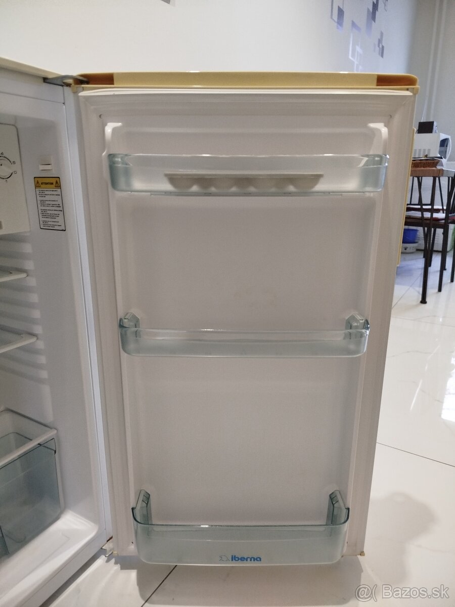 Malá chladnička s mrazničkou - 3
