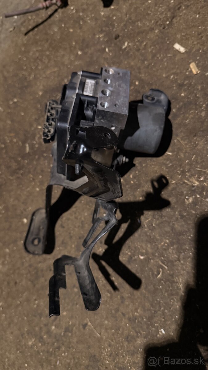 Audi A4 B7 3.0 TDI ABS/ESP - 3