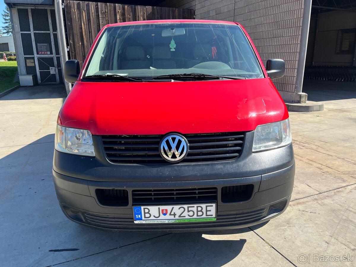 VW Transporter T5 2.5 TDI 96kw 394 000 km 2004 9 miest - 3